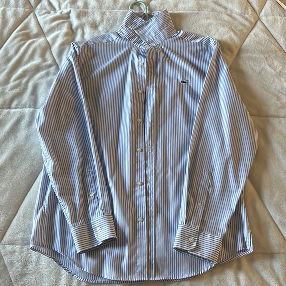 Men’s Size Medium Vineyard Vines button down. 100% Cotton
